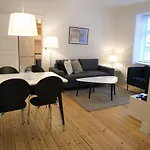 Bright 1-Bedroom Apartment In Popular Osterbro